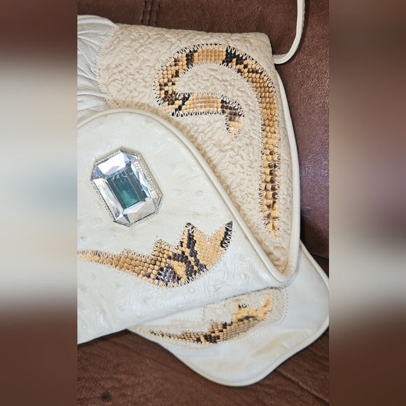 PELLE Vintage 80s Shoulder Bag Envelope Purse Ostrich Embossed Cream Leather - Picture 9 of 15